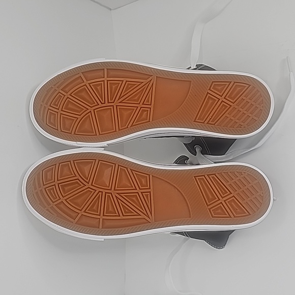 Unisex Canvas Sneakers, Size 6, Color Black and White - Picture 4 of 7